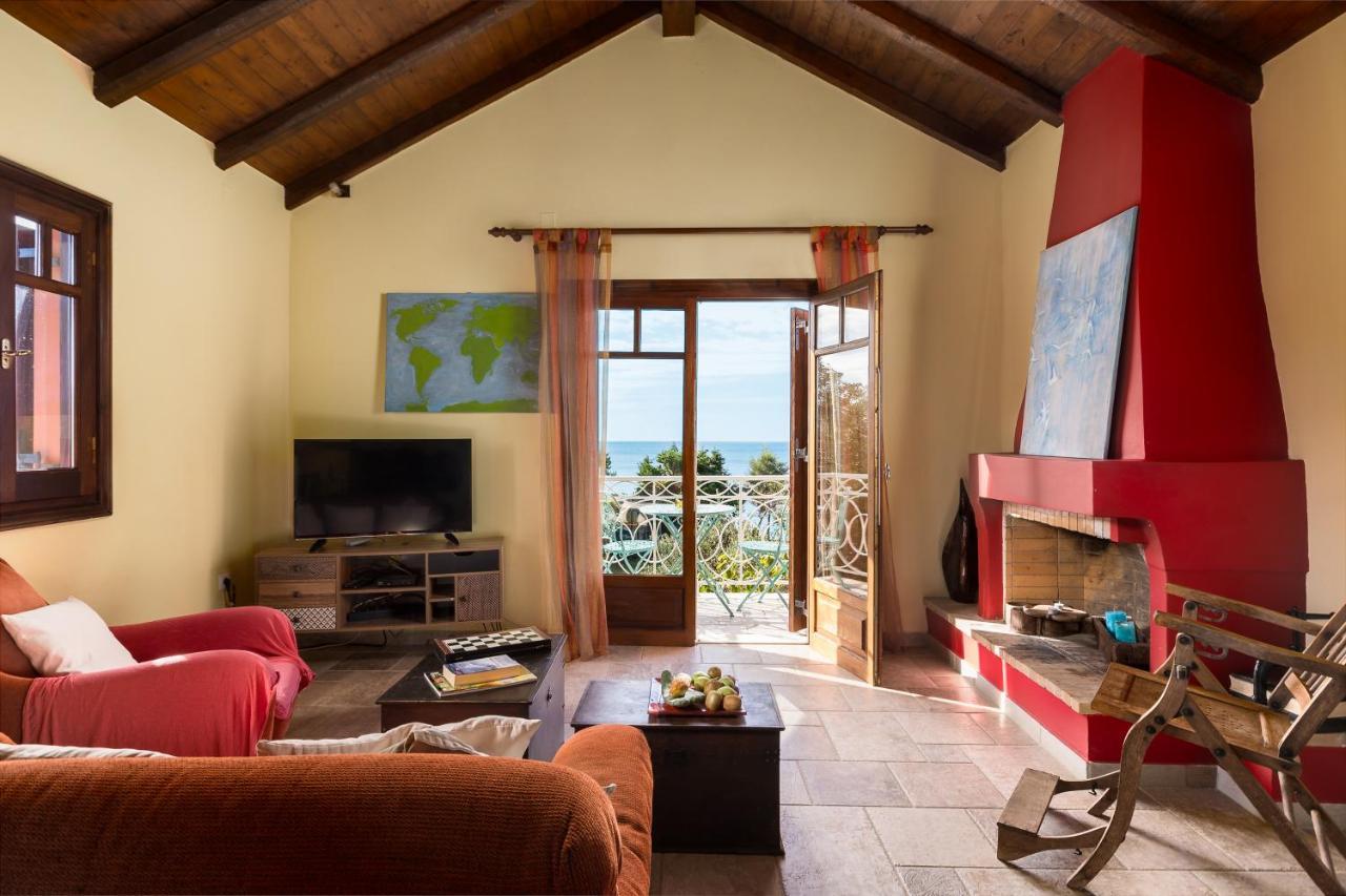 Beachfront Villa Meliti Άγιος Ματθαίος Εξωτερικό φωτογραφία
