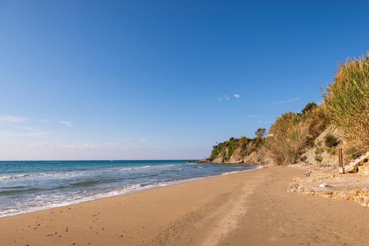 Beachfront Villa Meliti Άγιος Ματθαίος Εξωτερικό φωτογραφία